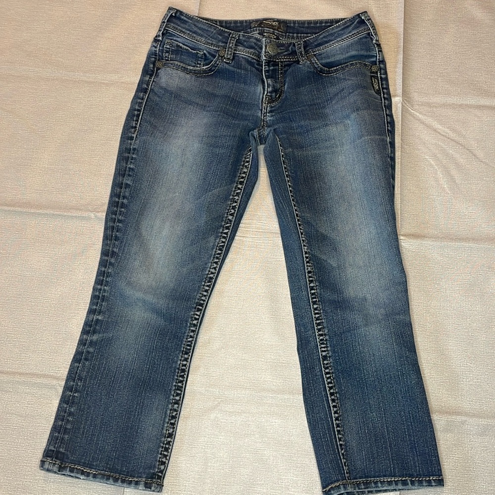 Silver jeans Aiko kick flare capris Size 28